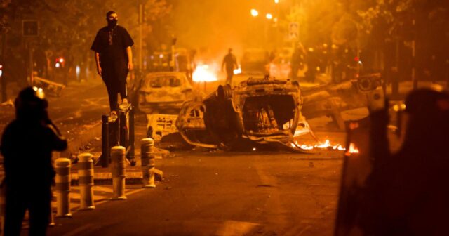 Fransa parlamenti hadisələrdə dağılmış binaların sürətli təmiri ilə bağlı qanun layihəsini qəbul edib