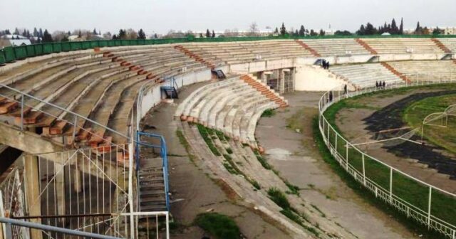 Salyan Rayon Mərkəzi Stadionu bərpa olunacaq