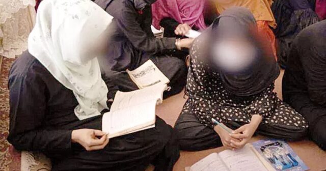 Əfqanıstanda qadağalara dirəniş: yeraltı qadın məktəbləri fəaliyyətə başladı