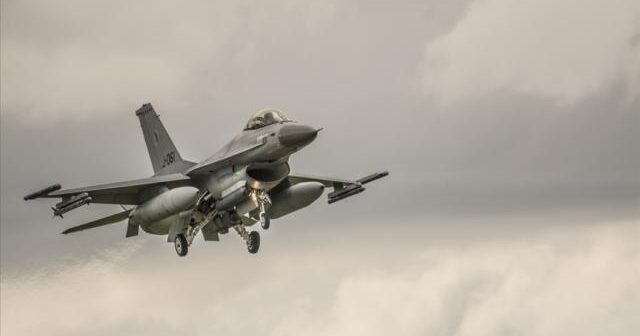 Hollandiya: ABŞ Ukraynaya F-16 döyüş təyyarələrinin çatdırılmasına icazə verdi