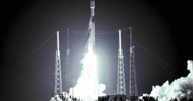 “Space X”in 4 astronavtı Beynəlxalq Kosmik Stansiyaya enib
