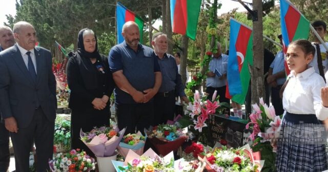 Şəhid jurnalist Sirac Abışovun doğum günündə xatirəsi anılıb