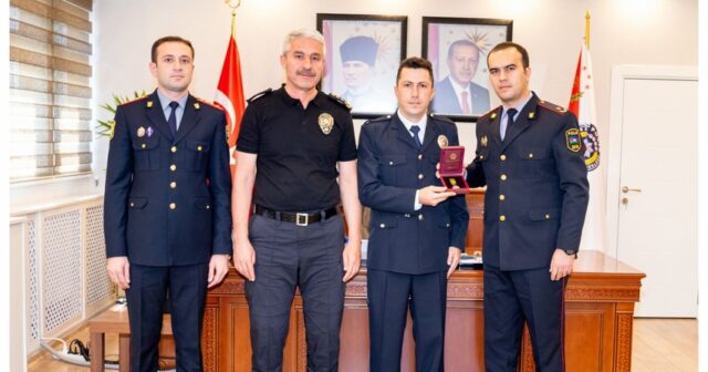 DİN Ermənistanla matçda Azərbaycan Bayrağına göstərdiyi ehtirama görə türkiyəli polisi təltif edib