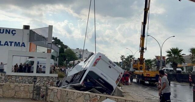 Bodrumda avtobus aşıb, 23 nəfər yaralanıb