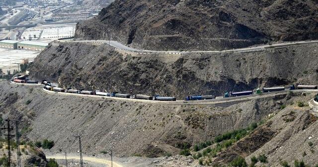 Pakistan-Əfqanıstan sərhədinin bağlanması 1 milyon dollar itkiyə səbəb olub