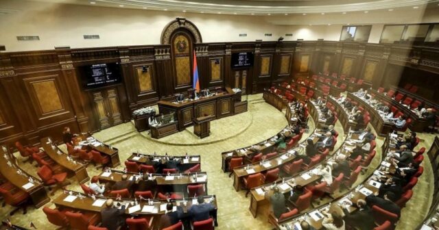 Ermənistan müxalifəti büdcə müzakirələrini boykot edib