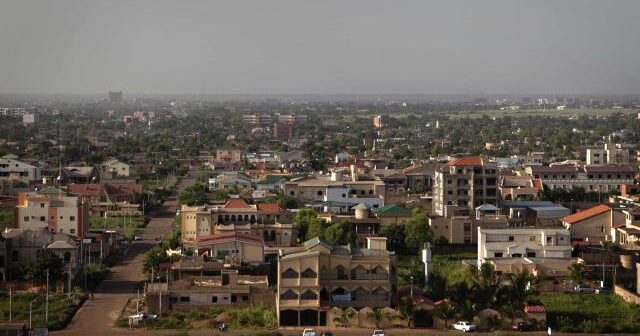 Burkina Fasoda dövlət çevrilişinə cəhdlə əlaqəsi olan zabit öldürülüb