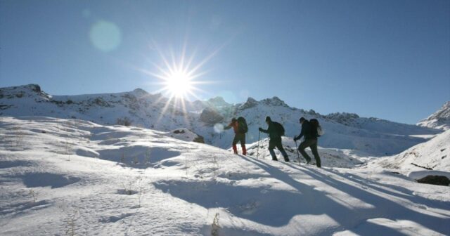 İranda 5 alpinist qar uçqunu altında qalıb