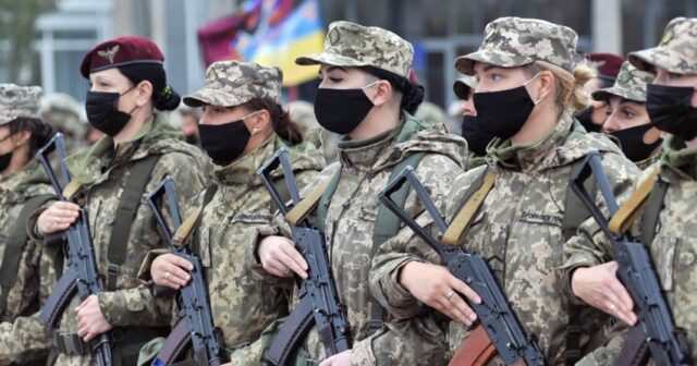 Ukraynada qadınlar rəsmən orduya cəlb oluna bilər