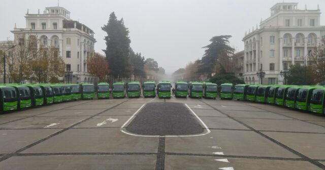 Gürcüstanda azərbaycanlılar yaşayan bölgələrə yeni avtobuslar verilib