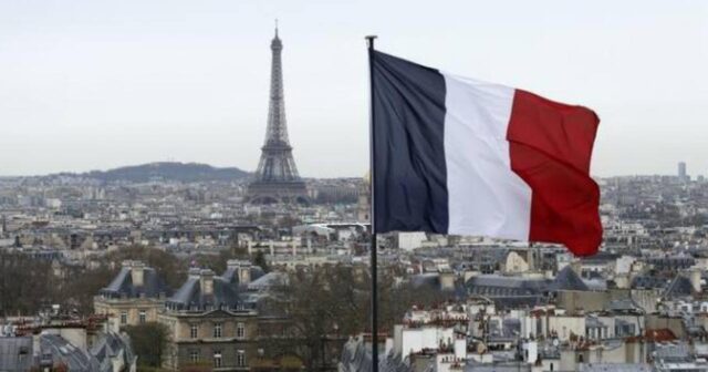 Fransa parlamenti mübahisəli miqrasiya qanun layihəsini qəbul edib