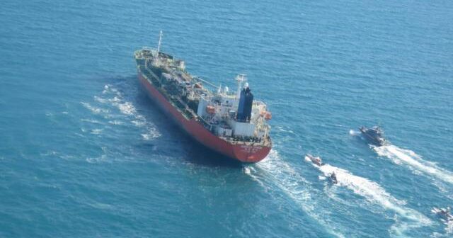 Cənubi Koreya 11 gəmiyə sanksiya tətbiq edib