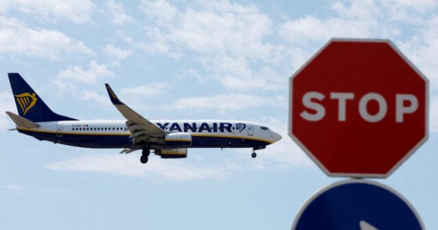 Ryanair İsrailə uçuşları ləğv etmək qərarına gəlib