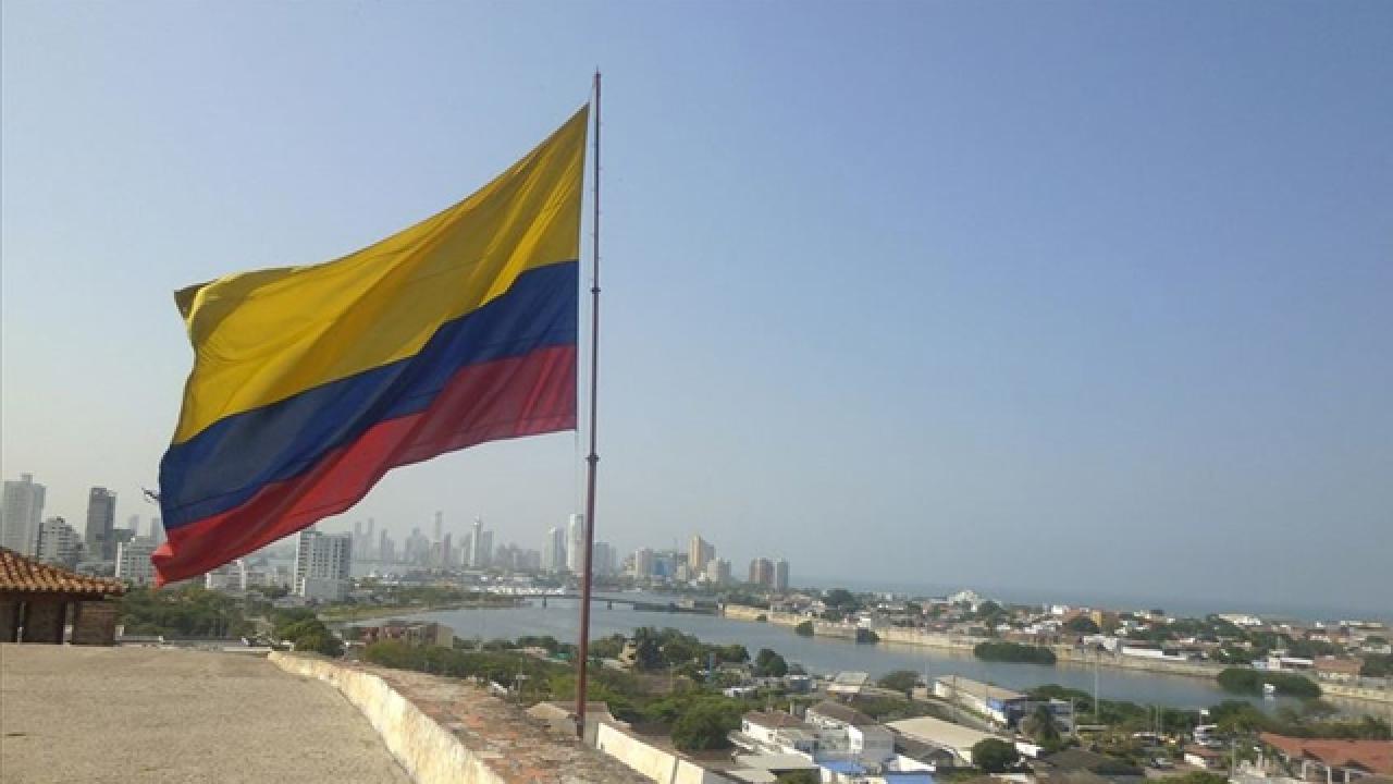 Kolumbiya bütün argentinalı diplomatların deportasiya edildiyini elan edir