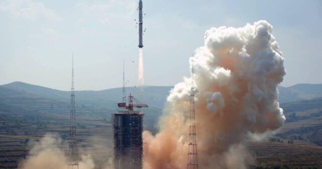 Çin atmosfer və kosmos mühitini müşahidə edən peyklər buraxır