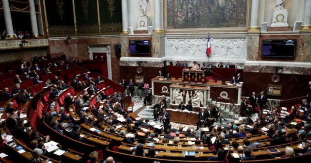 Fransa parlamenti “1961-ci il Paris qırğını”nı pisləyən qətnamə qəbul edib