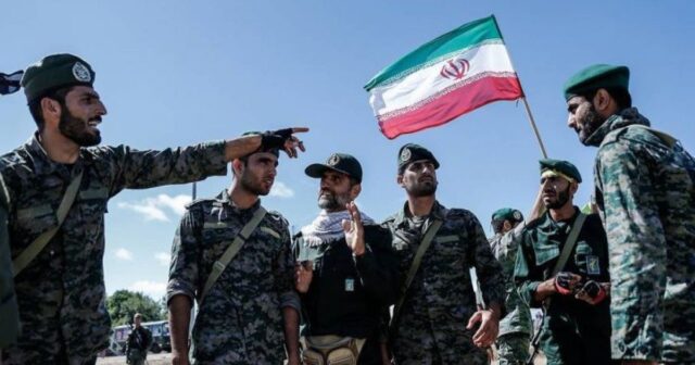 İran İsrailin mümkün zərbəsi səbəbindən SEPAH zabitlərini Suriyadan ÇIXARIR