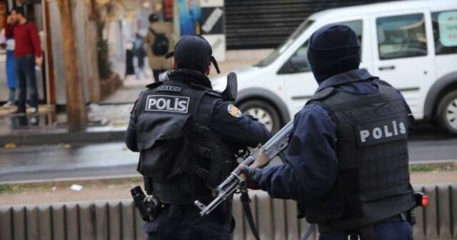 İstanbulda ATIŞMA – 2 nəfər öldü, 5 yaralı var – VİDEO
