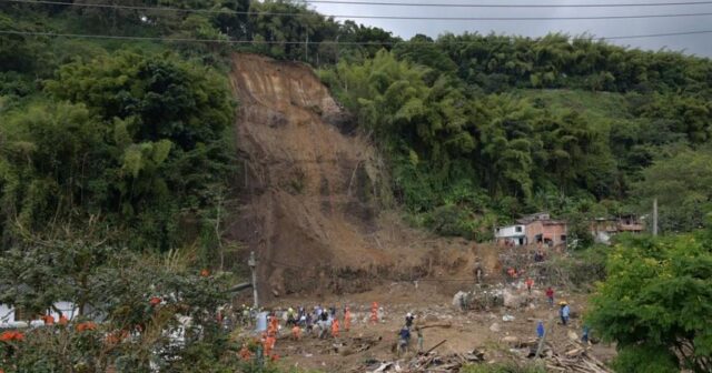 Papua-Yeni Qvineyada torpaq sürüşməsi nəticəsində 300-dən çox insan həyatını itirdi