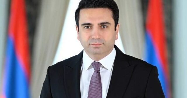 Alen Simonyan: “Mövcud demarkasiya xəttinə yenidən baxılmayacaq”