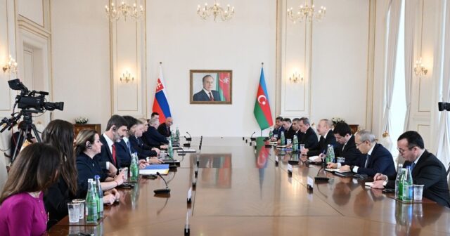Prezident İlham Əliyevin Slovakiyanın Baş naziri ilə geniş tərkibdə görüşü başa çatıb