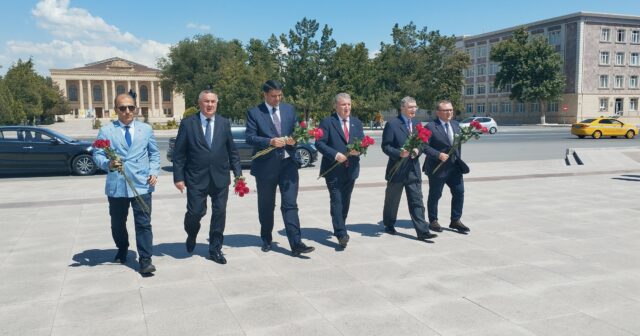 Nobel mükafatı laureatı Aziz Sancar “Türk dünyasının qapısı” Naxçıvana səfərə gəlib – FOTO