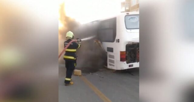 Bakıda sərnişin avtobusu yanıb