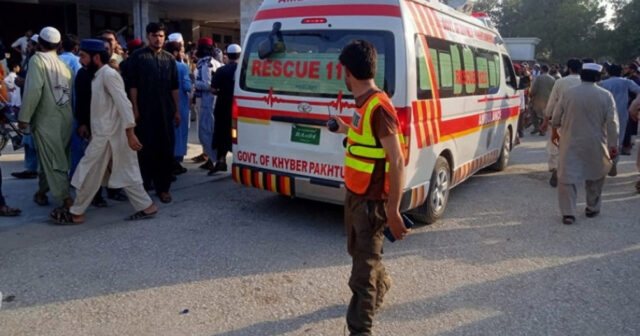 Pakistanda məktəb avtobusu atəşə tutulub – İki uşaq ölüb