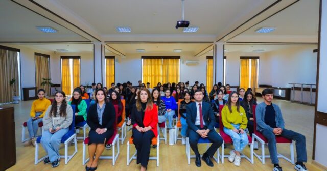 “Könüllülük pedaqogikasının öyrənilməsi” layihəsi çərçivəsində seminar keçirildi – FOTO