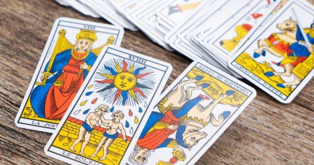 Rusiyada tarot oxuyanlar və numeroloqlar QADAĞAN OLUNACAQ