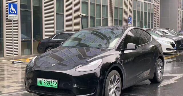 Dayanacaqda bütün “Tesla”ların təkərləri OĞURLANDI – VİDEO