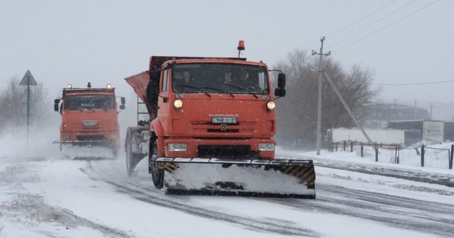 Qazaxıstanda hava şəraitinin pisləşməsi ilə əlaqədar 318 nəfər xilas edilərək TƏXLİYƏ EDİLDİ