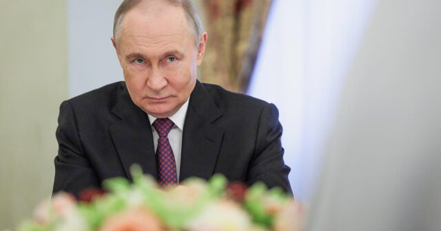 Putin daim kimisə vurmaq istəyindən DANIŞDI – VİDEO