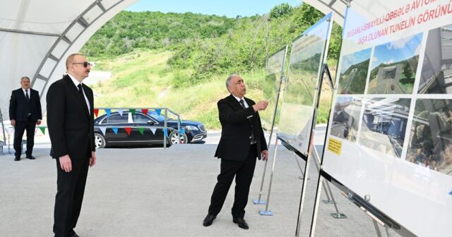 İlham Əliyev Bakı-Qəbələ avtomobil yolunun Muğanlı-İsmayıllı-Qəbələ hissəsində görülən işlərlə tanış olub