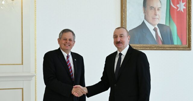 Prezident İlham Əliyev ABŞ Senatının Xarici Əlaqələr Komitəsinin üzvünü qəbul edib