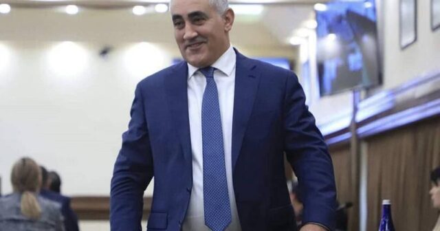 Qalmaqallı Nor-Nork başçısı İSTEFA VERDİ