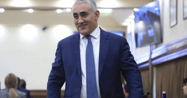 Ermənistanda bloqeri döyən rayon rəhbəri İSTEFA VERDİ