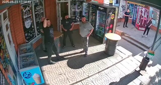 Rusiyada naməlum şəxs tapançadan səsboğucu ilə insanlara ATƏŞ AÇDI – VİDEO