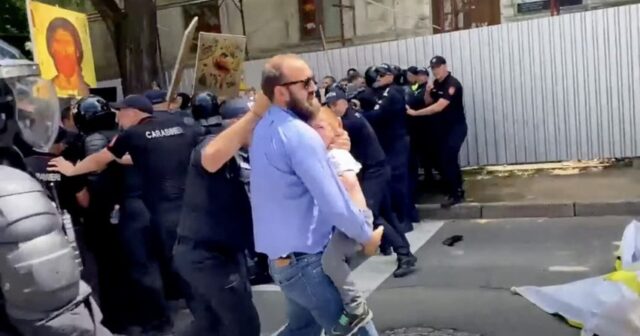Moldovada cinsi azlıqlarla dindarlar arasında qarşıdurma olub, saxlanılanlar var