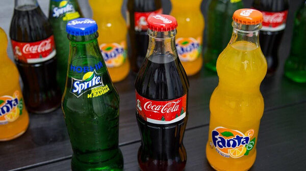 Şüşə butulkalarda mikroplastik 50 dəfə çoxdur – ARAŞDIRMA