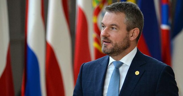 Slovakiya prezidenti: Rusiyaya qarşı sanksiyalarla bağlı referendum təyin edilə bilməz