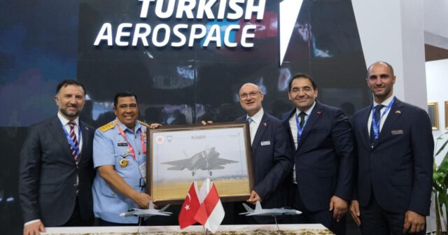 Türkiyə və İndoneziya qırıcı təyyarələrlə bağlı müqavilə İMZALADI