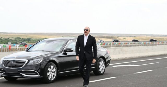 Prezident İlham Əliyev Əhmədbəyli-Füzuli-Şuşa yolunun açılışında iştirak edib