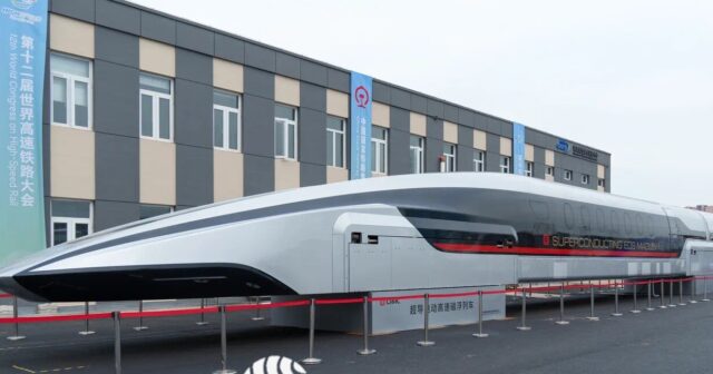 Çin 600 km/saat sürətə çata bilən yeni qatar NÜMAYİŞ ETDİRDİ – FOTO/VİDEO