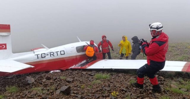 Türkiyədə qəzaya uğrayan təyyarədə pilot ölüb, sərnişin sağ qalıb