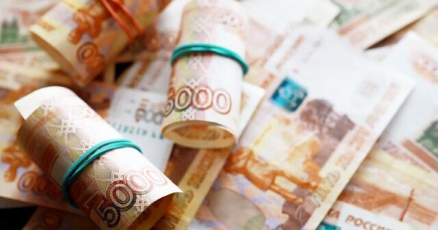 Qadın atasından miras qalan 128 min manatı səhvən ZİBİLLİYƏ ATDI