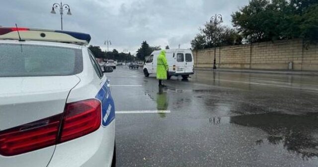 Yağıntılı hava ilə bağlı sürücülərə müraciət edilib