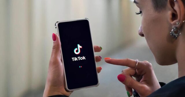 TikTok-a baxmaq spirt içməkdən 5 qat daha zərərlidir – Neyrobioloqlar