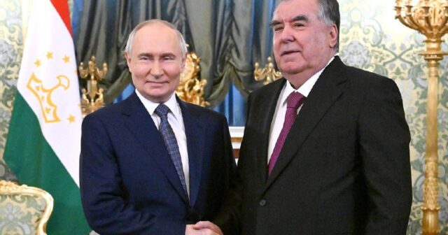 Rusiya və Tacikistan prezidentləri Alyaskada danışıqlarının nəticələrini MÜZAKİRƏ ETDİ