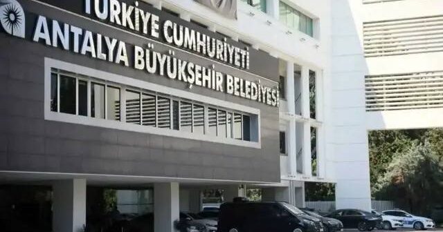 Antalya meri barəsində korrupsiya işi üzrə istintaq DAVAM EDİR